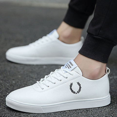 2020 New Breathable Non-Slip Wear-Resistant Board Shoes Spring Fashion Trend New Leather Shoes Casual Shoes White Shoes Men